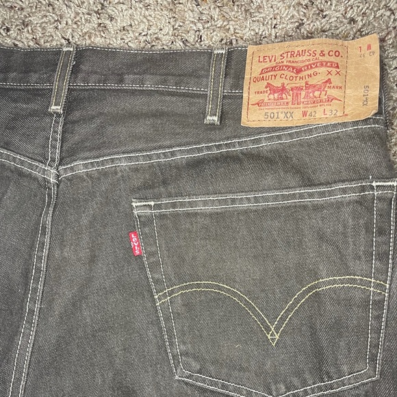 Levis 501XX Mens Dark Wash Regular Straight Button Fly Jeans 42x32 - Picture 8 of 9